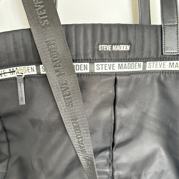 Steve Madden Black Tote Bag with Detachable Strap - Picture 3 of 8